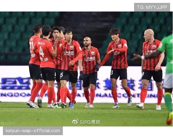 朗斯边后卫助攻幅度控制：三中卫体系下翼卫攻防转换职责